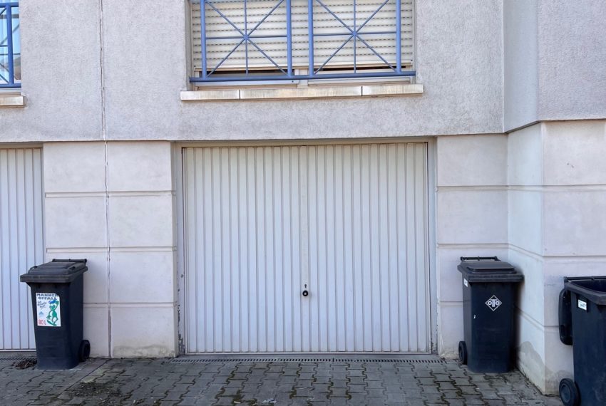 L-3327 CRAUTHEM 10 RUE DE HELLANGE ENTREE GARAGE